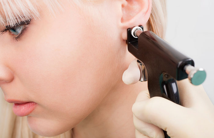 Droša ausu caurduršana